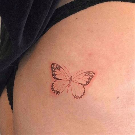 tatuajes de mariposas en el gluteo|Tatuajes de mariposas en el gluteo